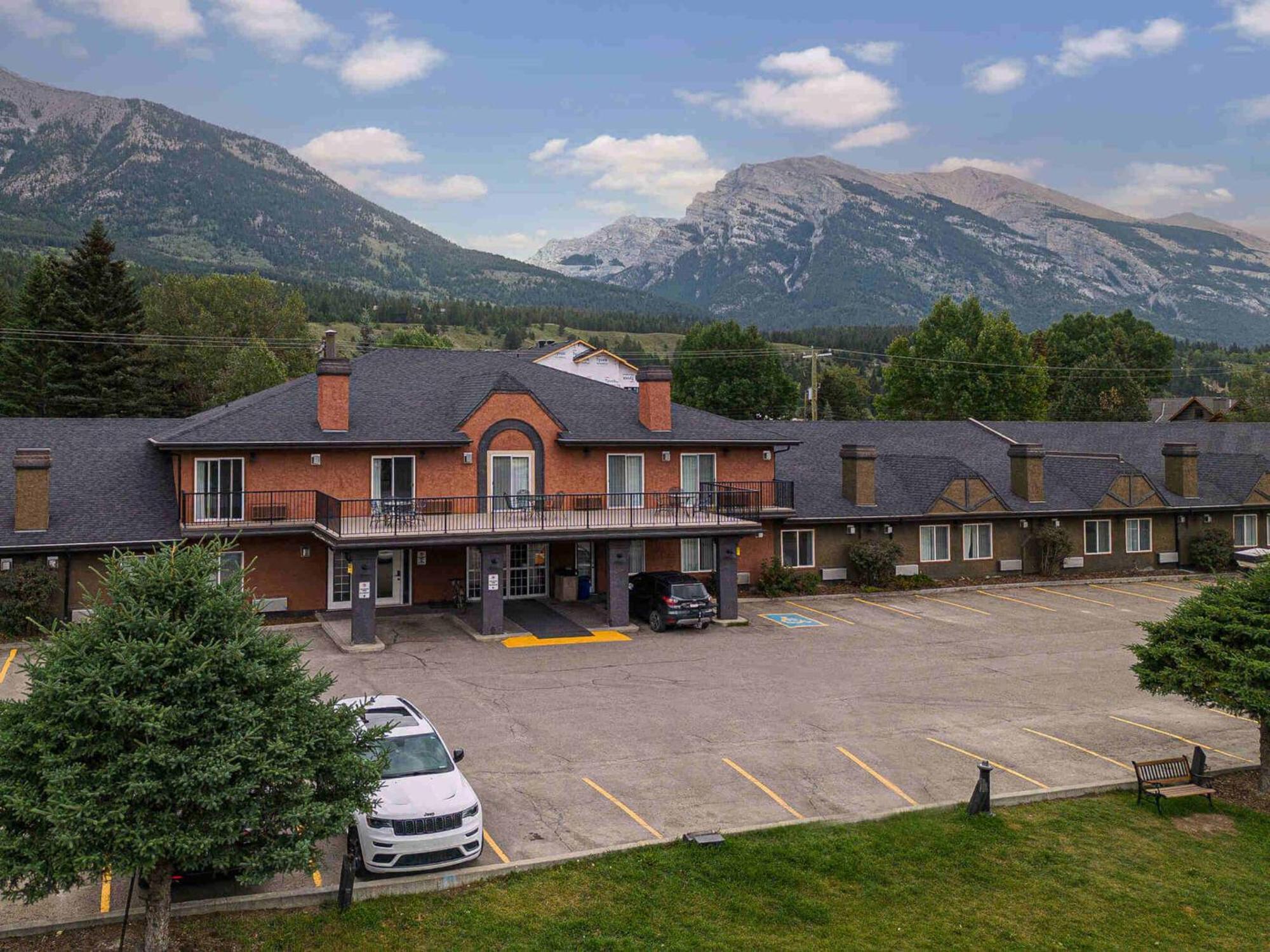 Hotel Northwinds By Basecamp Canmore Zewnętrze zdjęcie